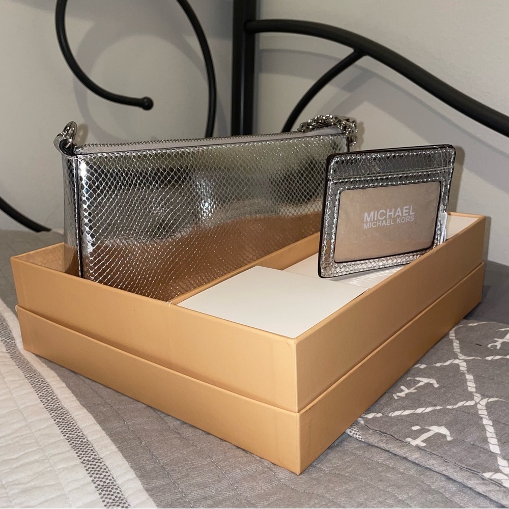 Michael Kors Silver Snake Pouchette & Card Case Gift Set Box - Picture 9 of 16